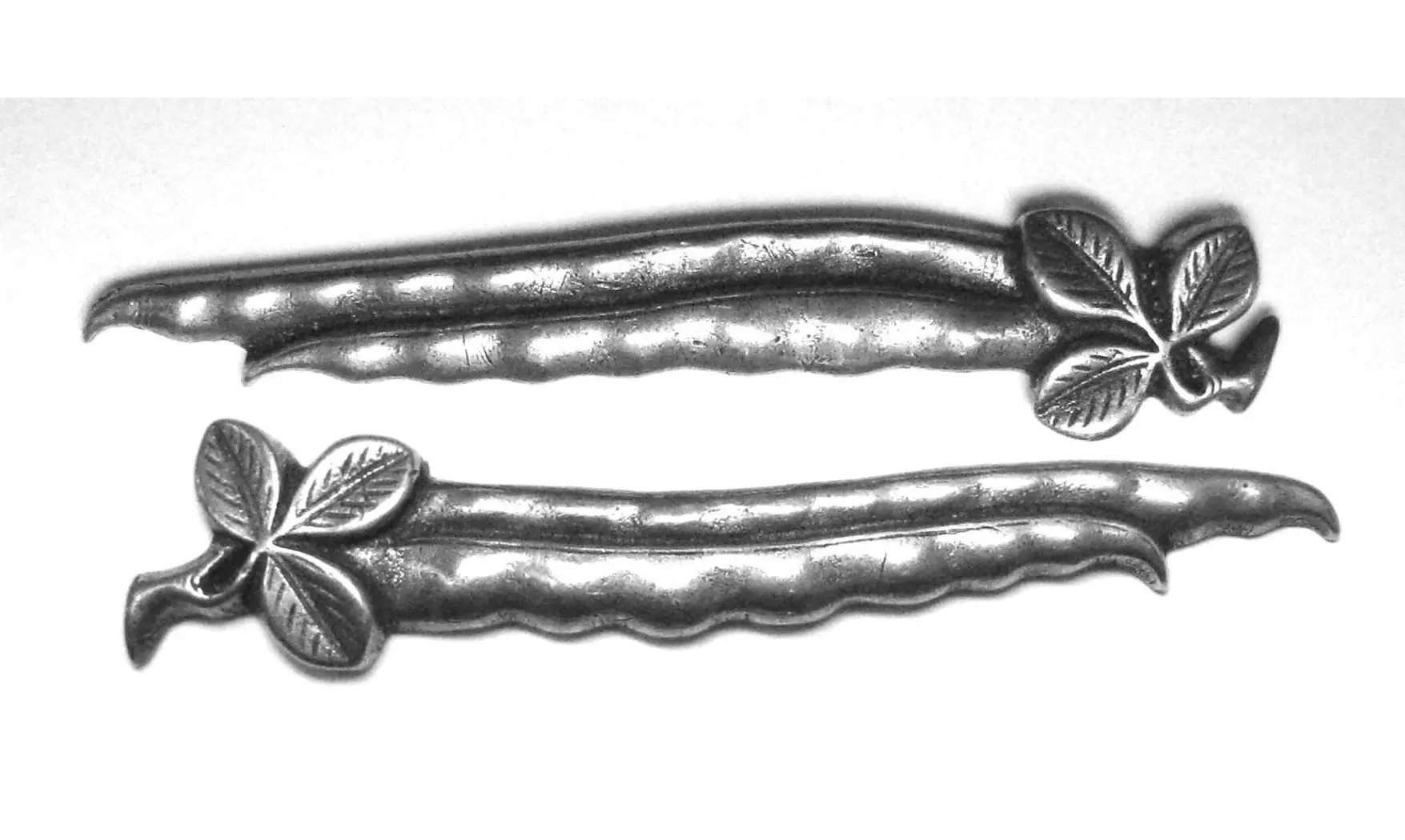 Menuki Natamame