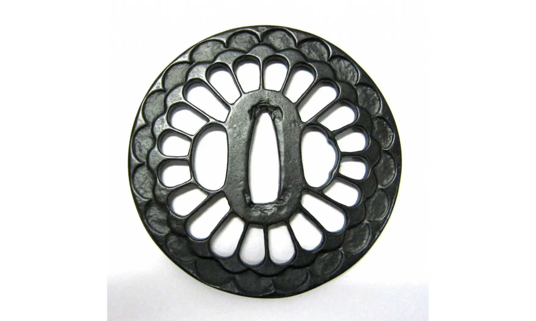 Tsuba Kyoto chrysanthème ajouré