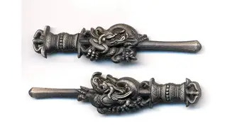 Menuki Dragon enroulé