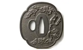Tsuba Faucon et pin