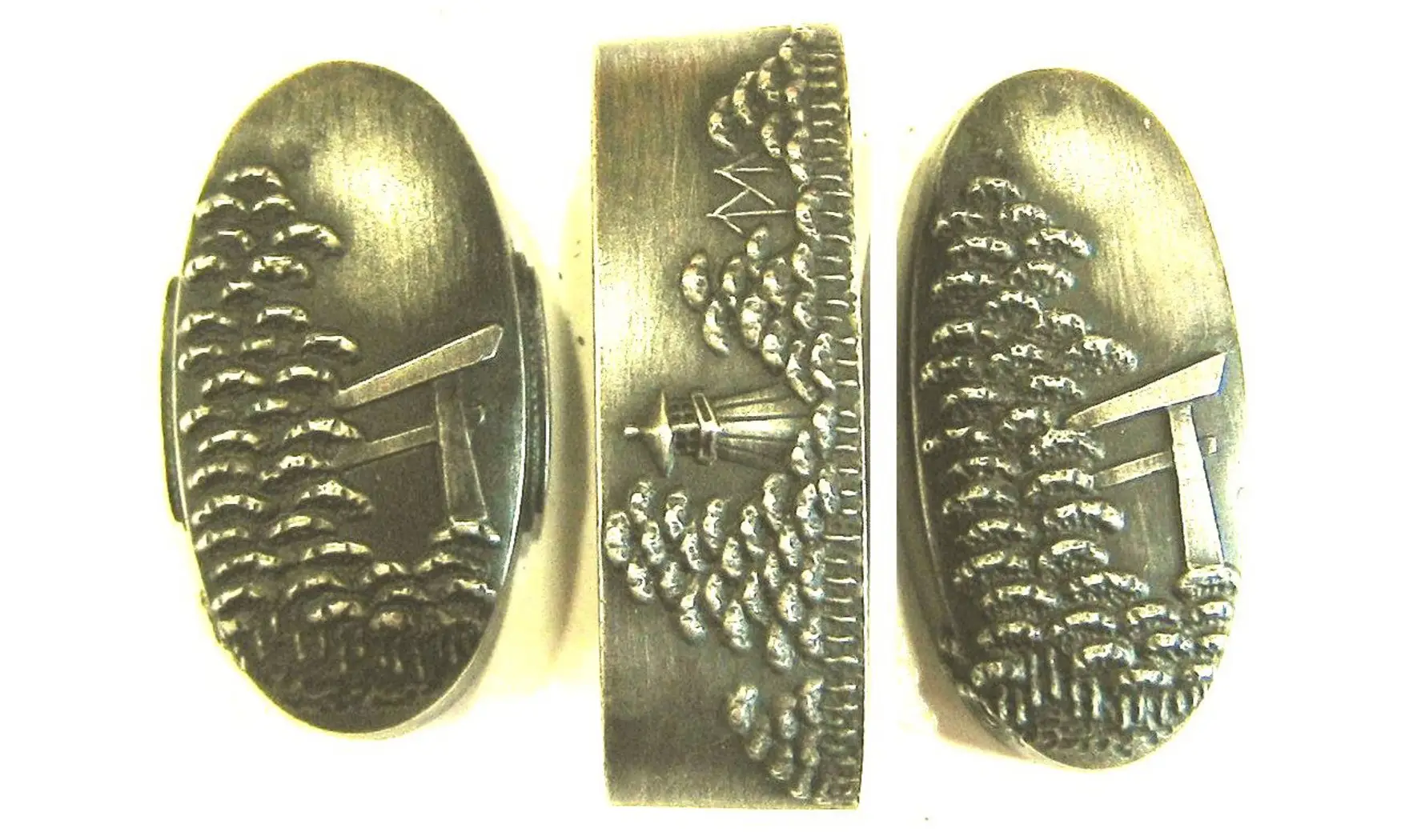 Fuchi-Kashira-Kojiri Pin et Torii