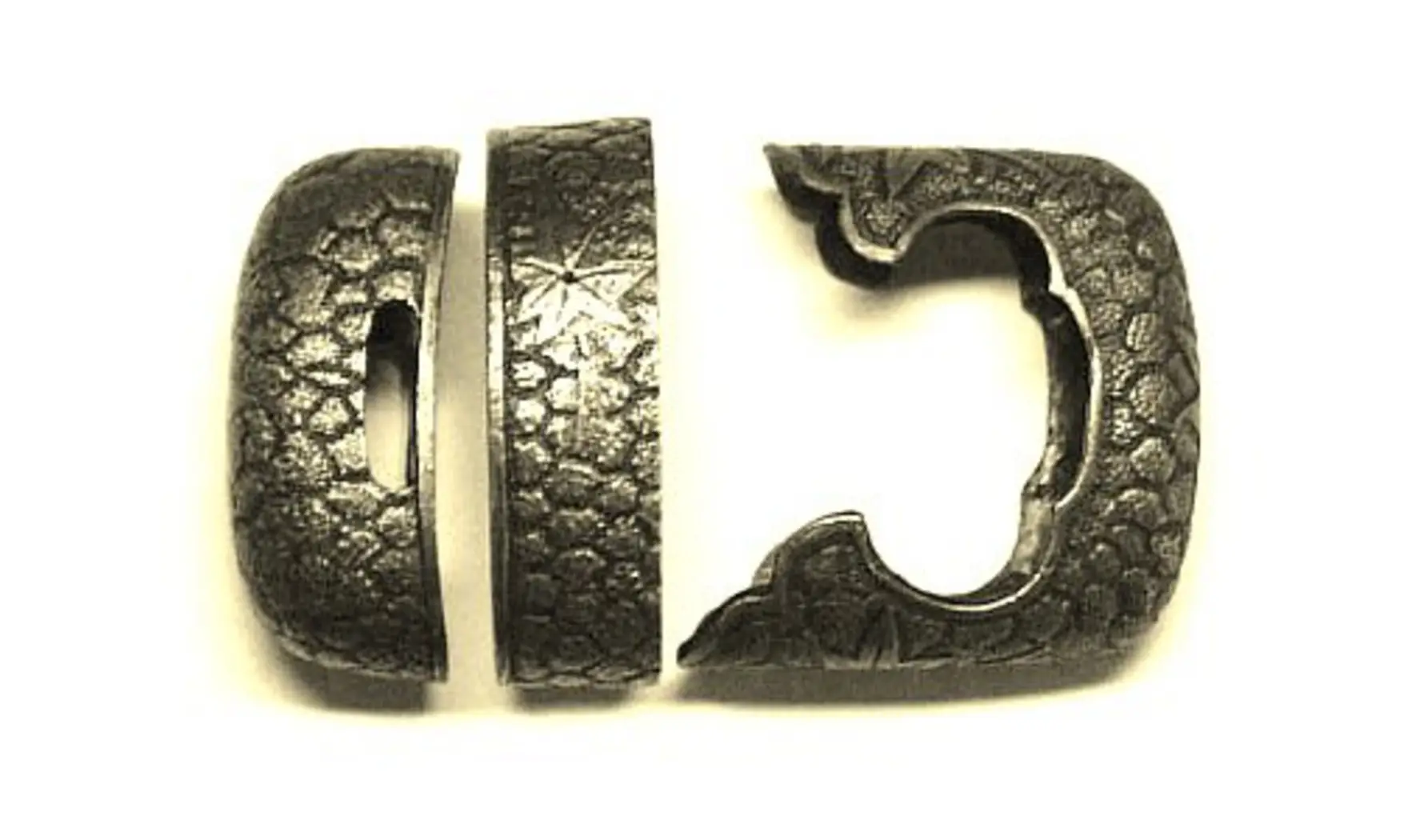 Fuchi-Kashira-Kojiri Feuilles d'automne