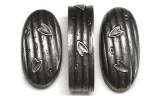 Fuchi-Kashira-Kojiri Radeau de fleurs