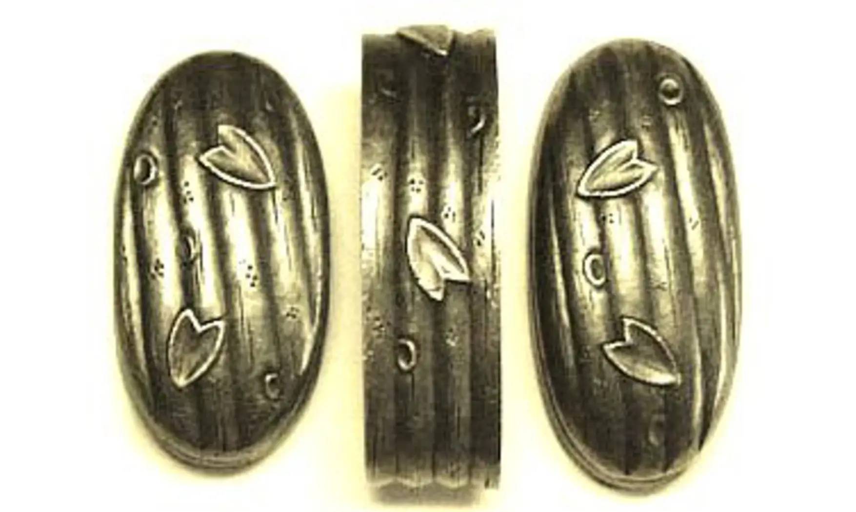 Fuchi-Kashira-Kojiri Radeau de fleurs