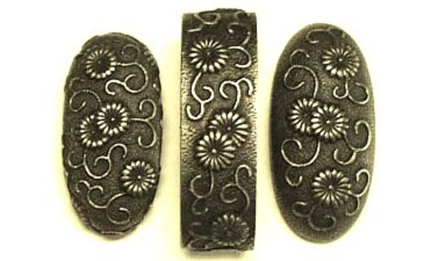 Fuchi-Kashira-Kojiri Chrysanthème Arabes